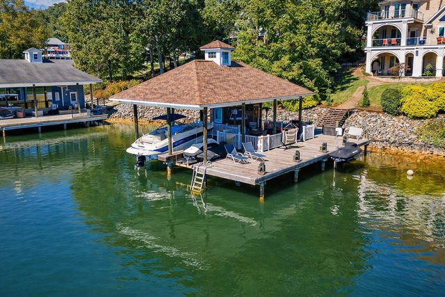 2580 Lakewood Forest RD, Moneta, VA 24121