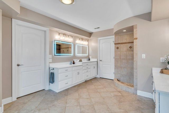 2580 Lakewood Forest RD, Moneta, VA 24121