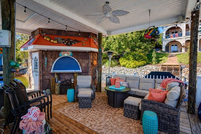 2580 Lakewood Forest RD, Moneta, VA 24121