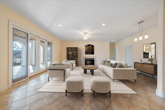 2580 Lakewood Forest RD, Moneta, VA 24121