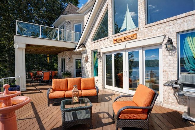 2580 Lakewood Forest RD, Moneta, VA 24121