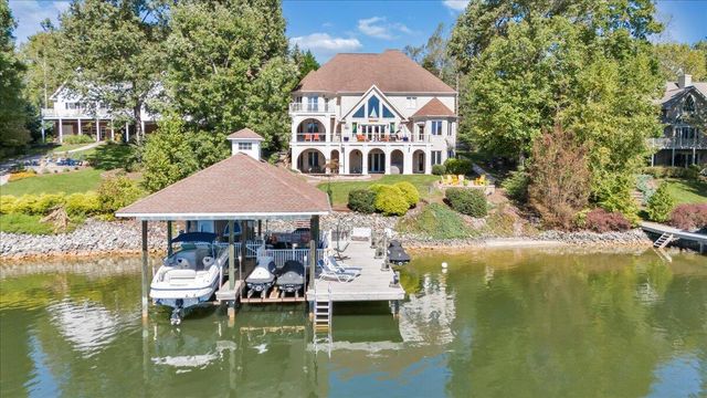 2580 Lakewood Forest RD, Moneta, VA 24121