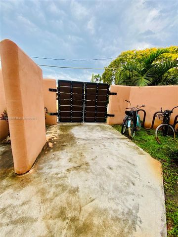 200 Azure Way, Miami Springs, FL 33166