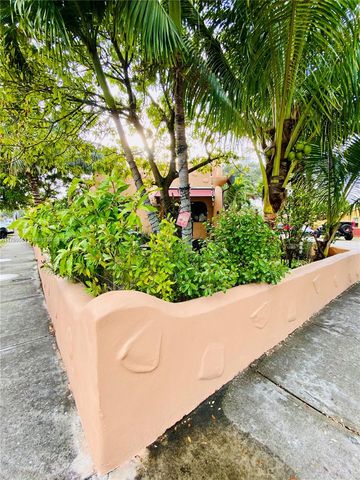 200 Azure Way, Miami Springs, FL 33166