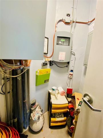 200 Azure Way, Miami Springs, FL 33166