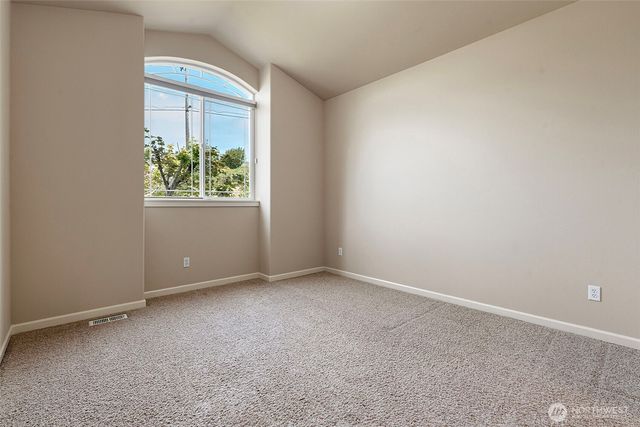 4006 33rd Street NE, Tacoma, WA 98422