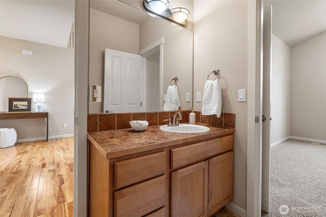 4006 33rd Street NE, Tacoma, WA 98422