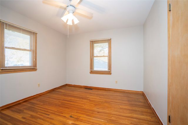 716 E 11th Street N, Newton, IA 50208