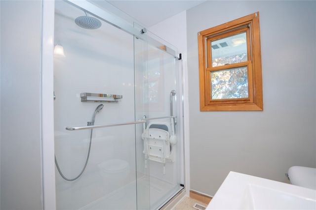 716 E 11th Street N, Newton, IA 50208