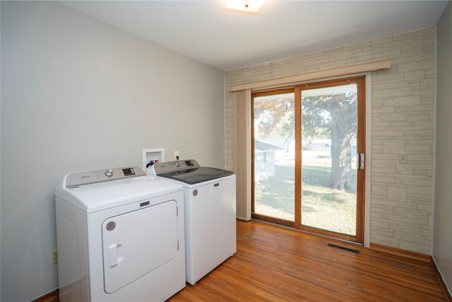 716 E 11th Street N, Newton, IA 50208