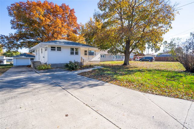 716 E 11th Street N, Newton, IA 50208