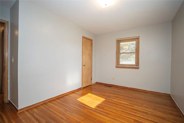 716 E 11th Street N, Newton, IA 50208