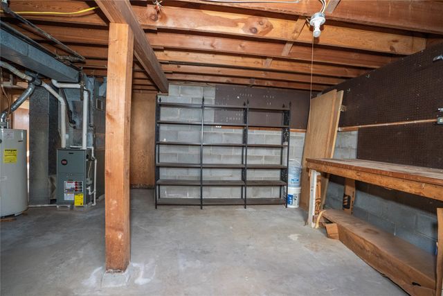 716 E 11th Street N, Newton, IA 50208