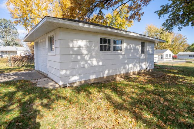 716 E 11th Street N, Newton, IA 50208