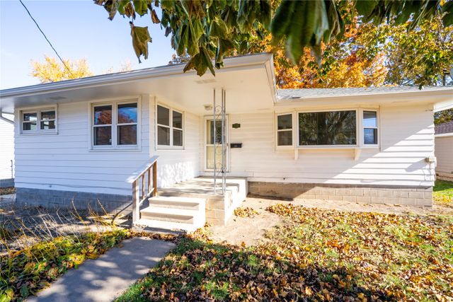 716 E 11th Street N, Newton, IA 50208