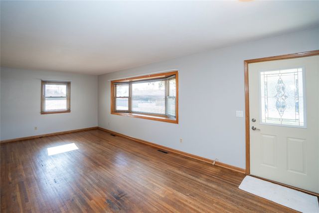 716 E 11th Street N, Newton, IA 50208