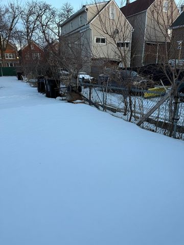 2640 S Troy Street, Chicago, IL 60623