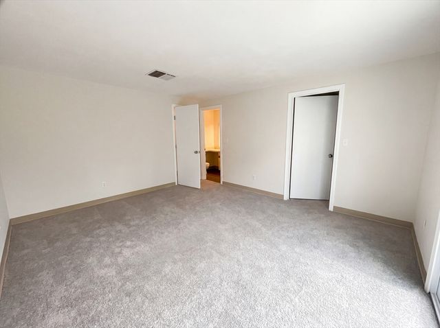 20 Lordvale Blvd 202, Grafton, MA 01536
