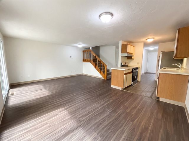 20 Lordvale Blvd 202, Grafton, MA 01536