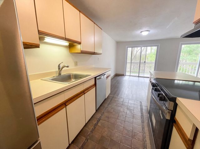 20 Lordvale Blvd 202, Grafton, MA 01536