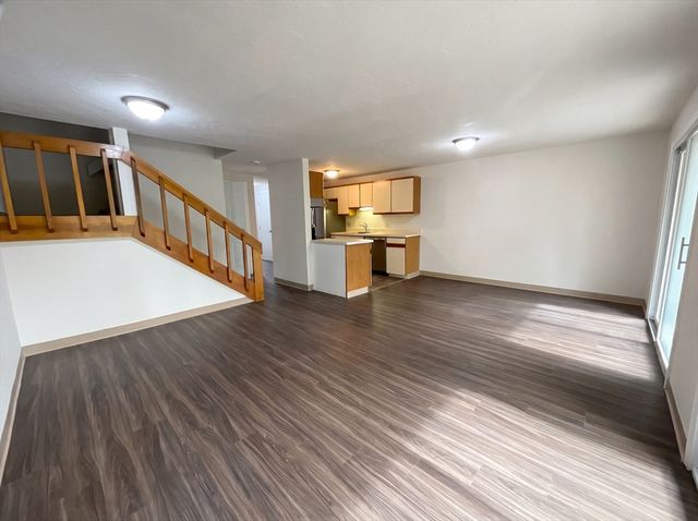 20 Lordvale Blvd 202, Grafton, MA 01536