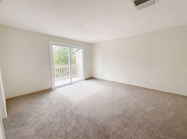 20 Lordvale Blvd 202, Grafton, MA 01536