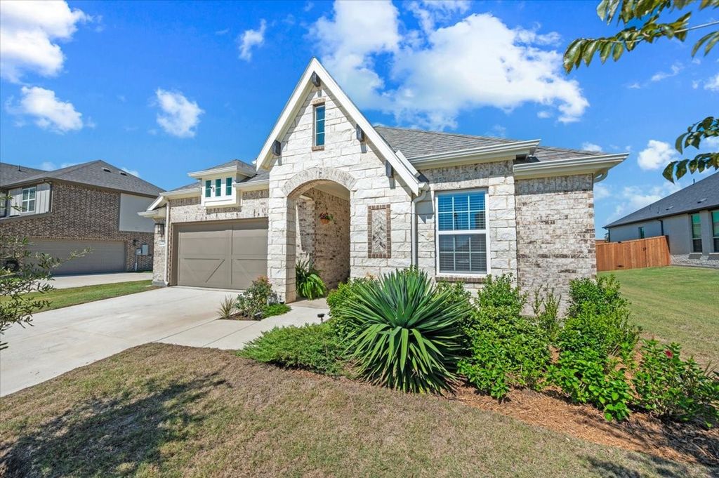 2228 Garnet Drive, Waxahachie, TX 75167 — photo 2