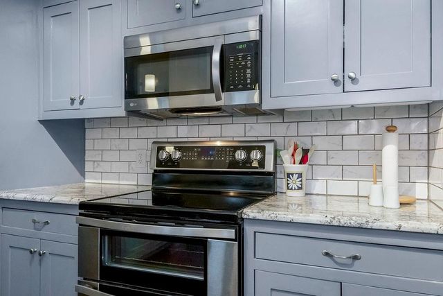 333 W Meyer Boulevard 215, Kansas City, MO 64113