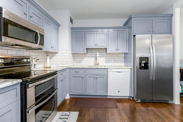 333 W Meyer Boulevard 215, Kansas City, MO 64113