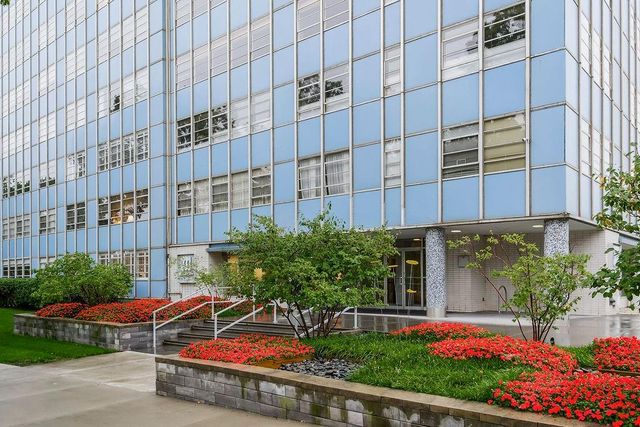 333 W Meyer Boulevard 215, Kansas City, MO 64113