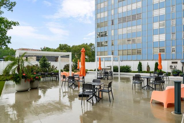 333 W Meyer Boulevard 215, Kansas City, MO 64113