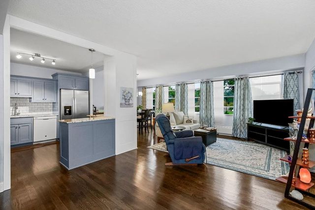 333 W Meyer Boulevard 215, Kansas City, MO 64113