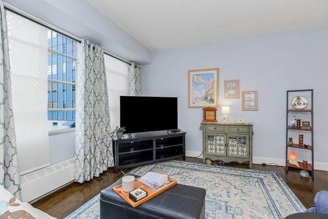 333 W Meyer Boulevard 215, Kansas City, MO 64113