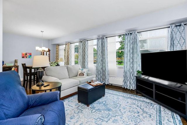 333 W Meyer Boulevard 215, Kansas City, MO 64113