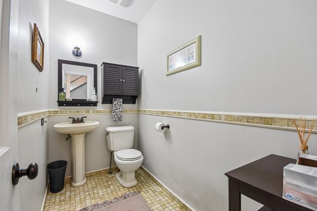 1618 N Burling Street A, Chicago, IL 60614