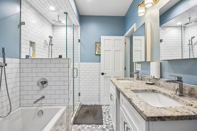 1618 N Burling Street A, Chicago, IL 60614