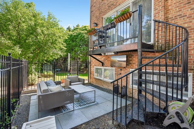 1618 N Burling Street A, Chicago, IL 60614