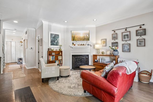 1618 N Burling Street A, Chicago, IL 60614