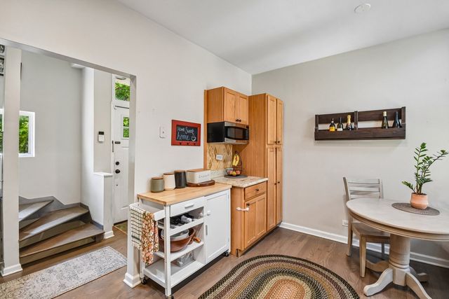 1618 N Burling Street A, Chicago, IL 60614