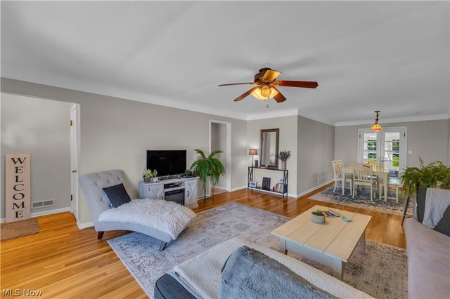 364 Cherry Lane, Seven Hills, OH 44131