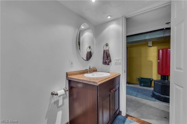 364 Cherry Lane, Seven Hills, OH 44131