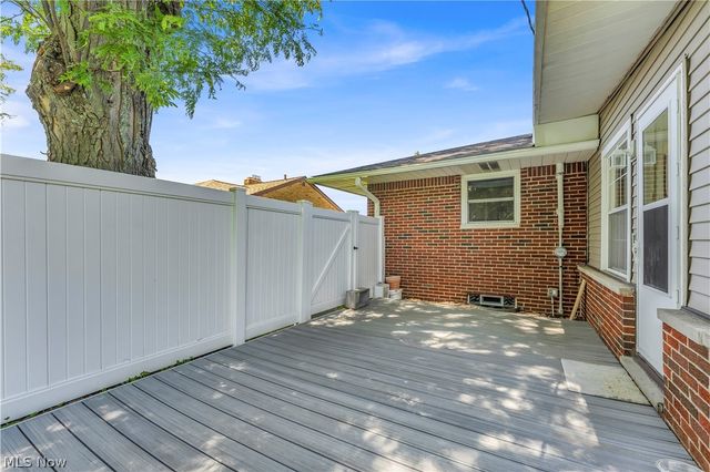 364 Cherry Lane, Seven Hills, OH 44131