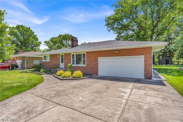 364 Cherry Lane, Seven Hills, OH 44131