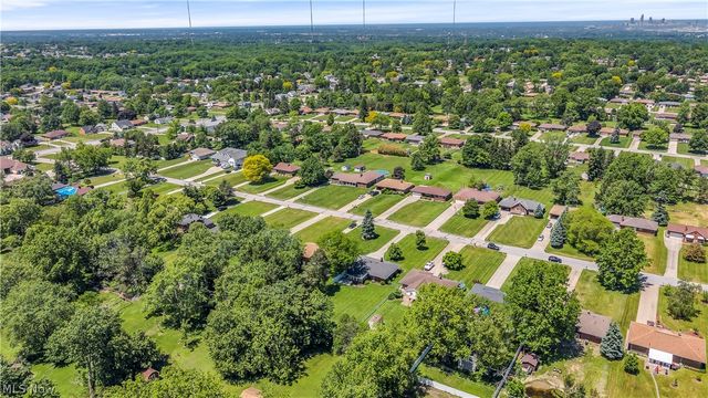 364 Cherry Lane, Seven Hills, OH 44131