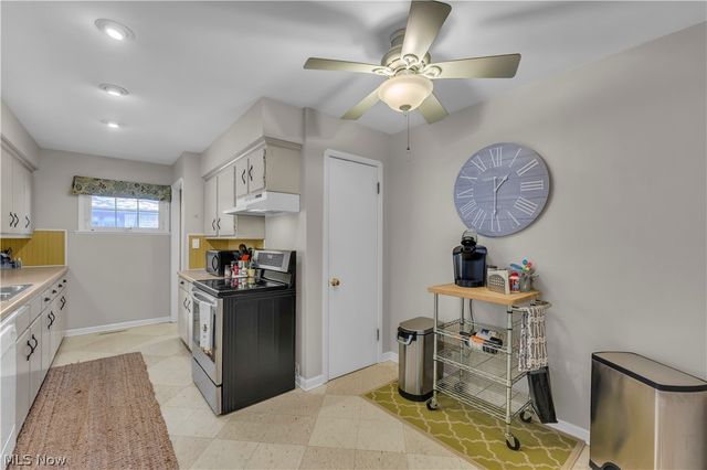 364 Cherry Lane, Seven Hills, OH 44131