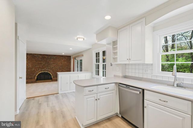8524 ATWELL RD, Potomac, MD 20854