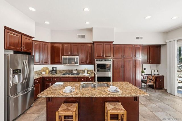 6108 Paseo Valiente, Carlsbad, CA 92009