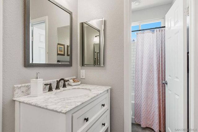 6108 Paseo Valiente, Carlsbad, CA 92009