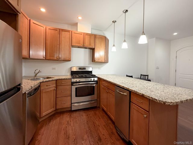 183 Beach 100th Street 6B, Rockaway Park, NY 11694