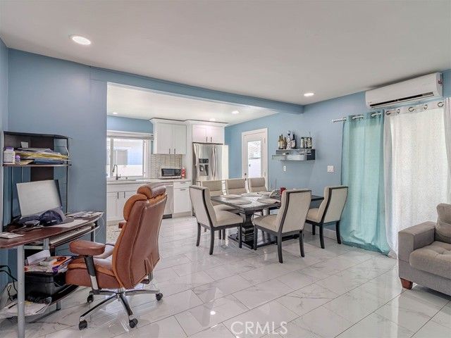 1130 W Chestnut, Santa Ana, CA 92703